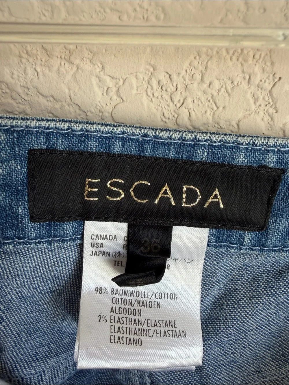 Escada Blue Denim Straight Jeans 36 US 6 Pink Leather Heart Patch Bow Ankle - Picture 2 of 14